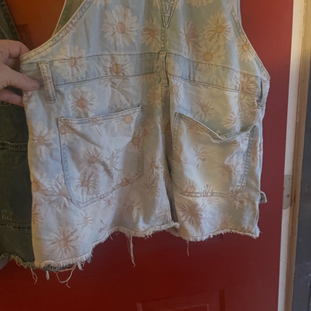 No Boundaries Light Blue Floral Overalls - Picture 9 of 16